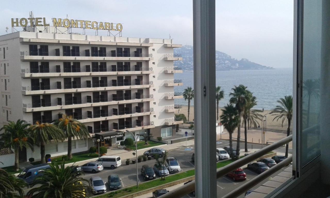 Appartement Premiere Ligne De Mer Avec Piscine Roses Exterior photo